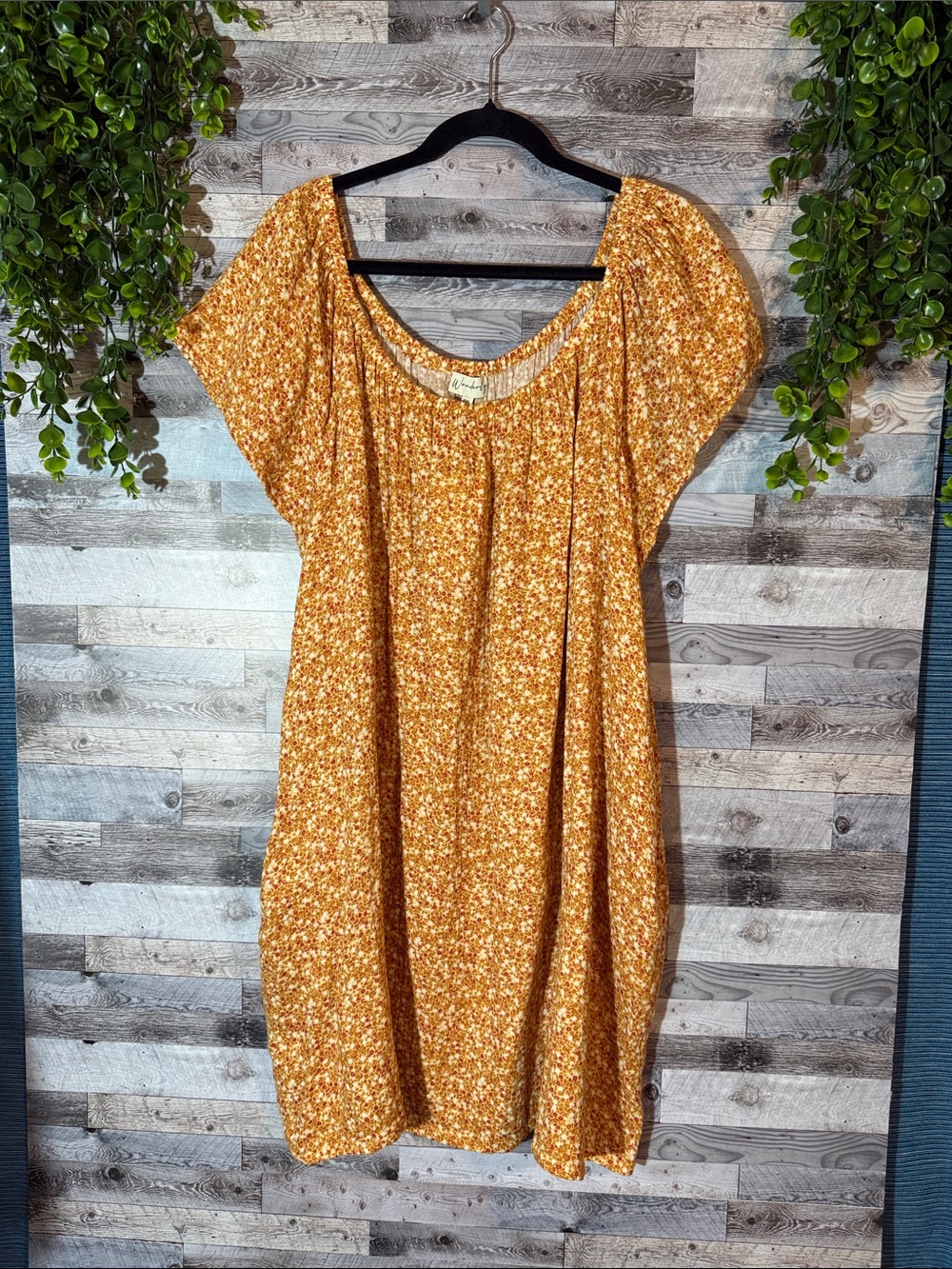 NWT! Wonderly
Petite Flutter Sleeve Printed Dress - Picture 2 of 7